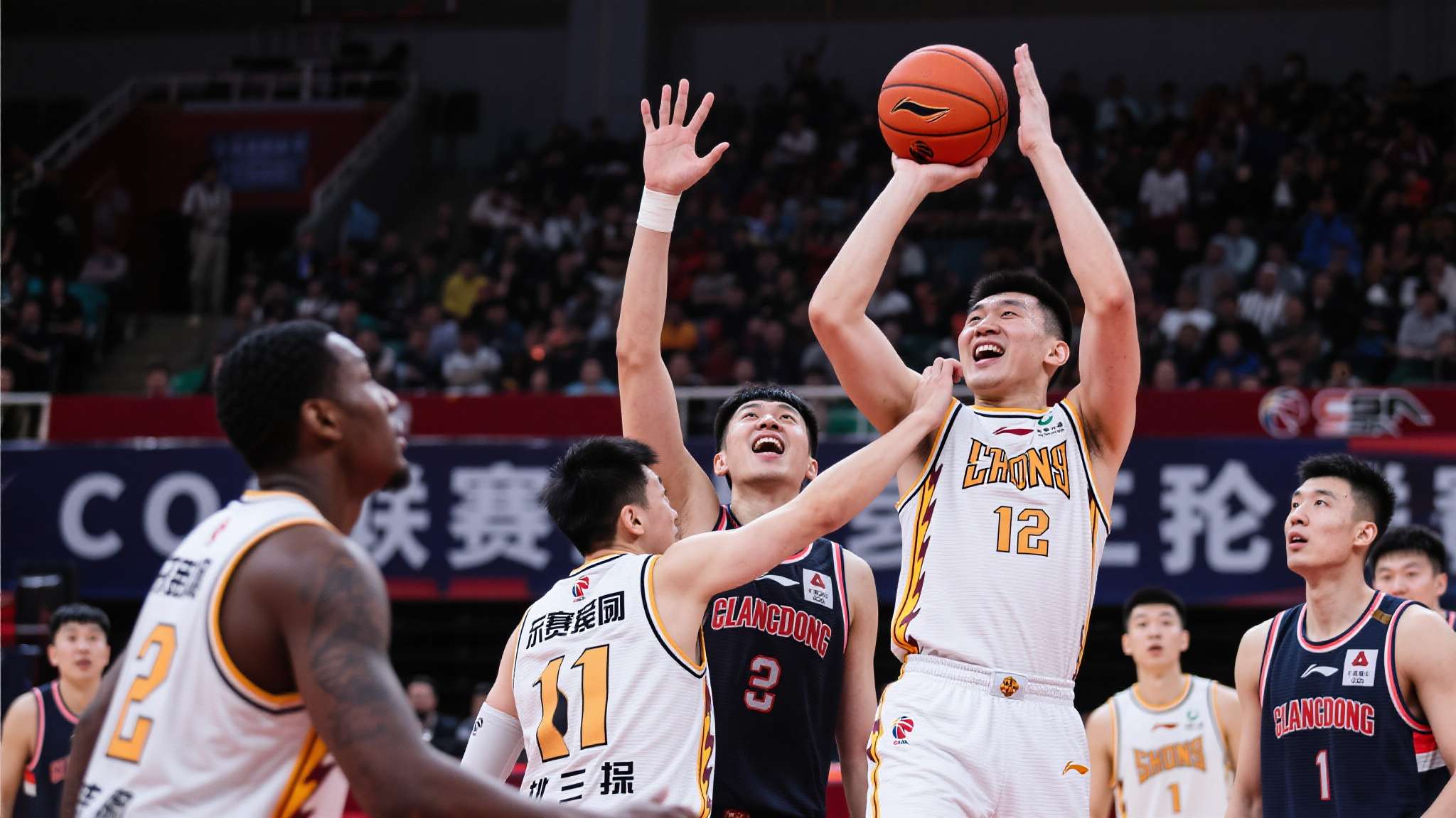 CBA8进4抢三大战!京粤加时绝杀后,谁能拿下最后四强席位? CBA8进4抢三大战!京粤加时绝杀后,谁能拿下最后四强席位?
